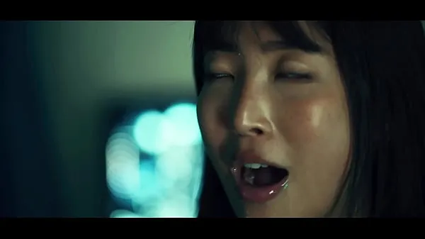 日本語の誘惑：アジア人の女がコックを貪り尽くす！絶頂のクリトリス愛撫！